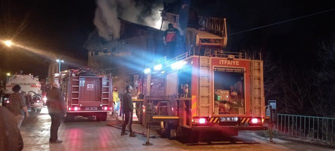 Kemaliye’de Bir Ev Yandı