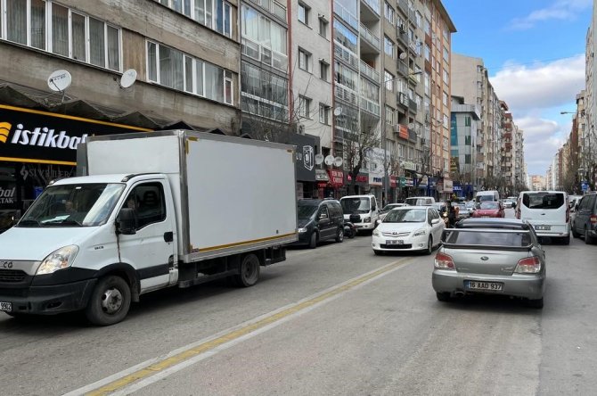 Kent Merkezinde Trafik Problemi Her Geçen Gün Artıyor