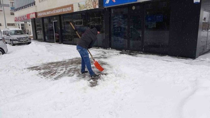 Bitlis’te 48 Köy Yolu Ulaşıma Kapandı