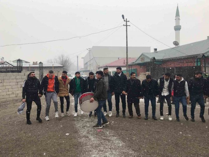 Iğdır’da Kar Altında Düğün