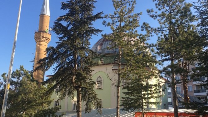 Isparta’da Bu Camiye Giren Çıkamıyor