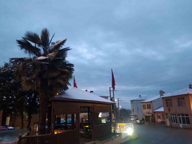 Çatalca’da Kar Yağışı Etkili Oldu