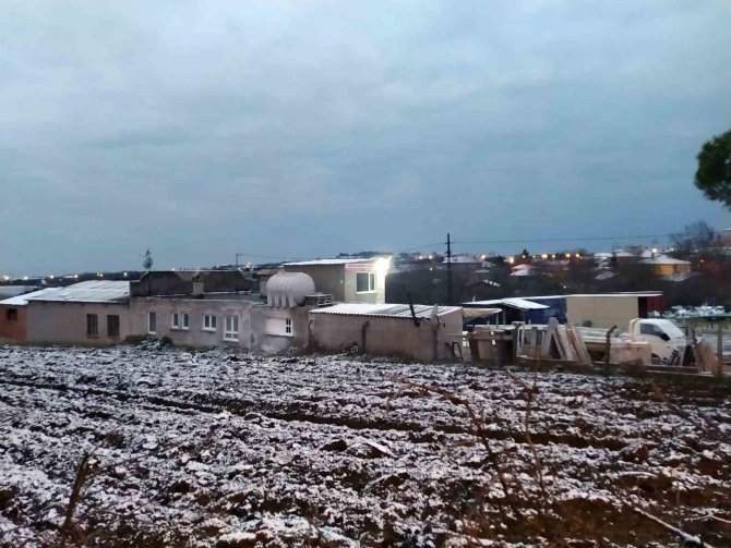 Çatalca’da Kar Yağışı Etkili Oldu