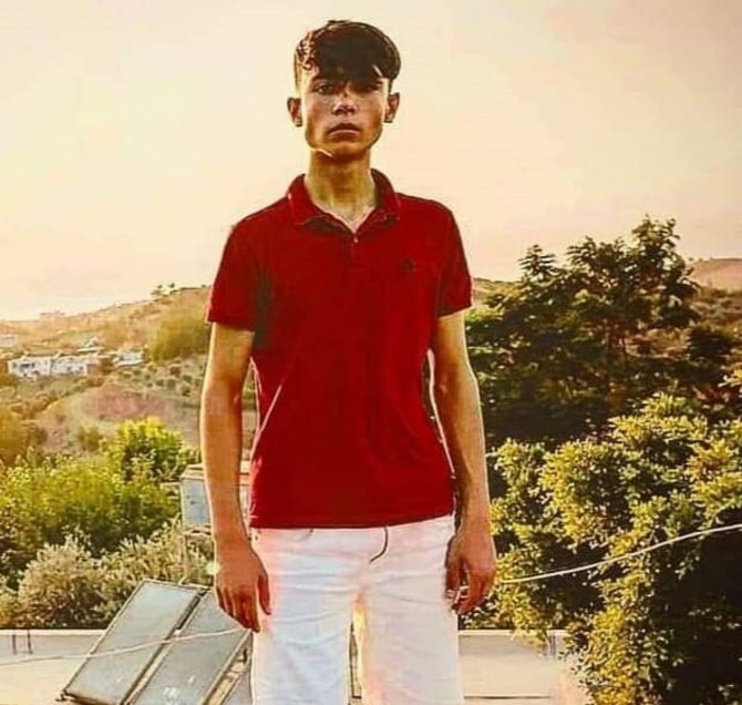 Otomobil Ormanlık Alana Uçtu: 1 Ölü, 2 Yaralı
