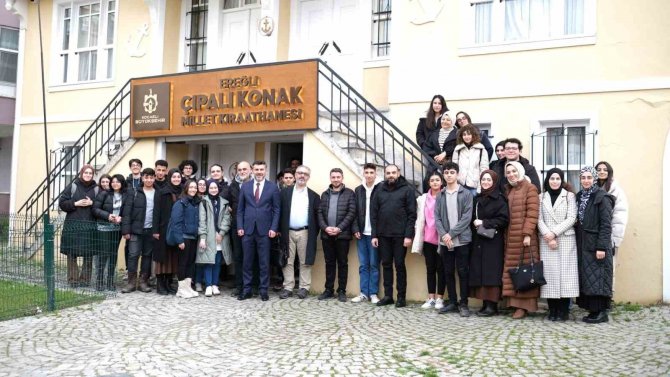 Ebeveynlere "Çocuklarınızı Kıyaslamayın" Uyarısı: "Benzersiz Ve Orijinal Şeyler Birbirleriyle Kıyaslanamazlar"