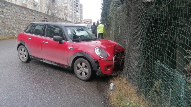 Otomobil İle Motosiklet Kafa Kafaya Çarpıştı: 1 Ağır Yaralı