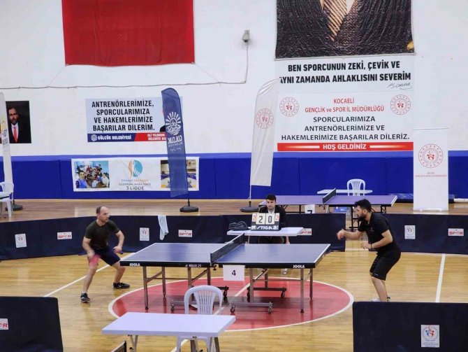 Masa Tenisi Turnuvasında Dereceye Girenler Ödüllendirildi