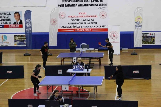 Masa Tenisi Turnuvasında Dereceye Girenler Ödüllendirildi