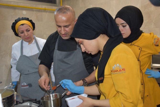 Kocasinan’da Çölyak İ̇le İ̇lgili Hem Akademik Hem De Uygulamalı Eğitim