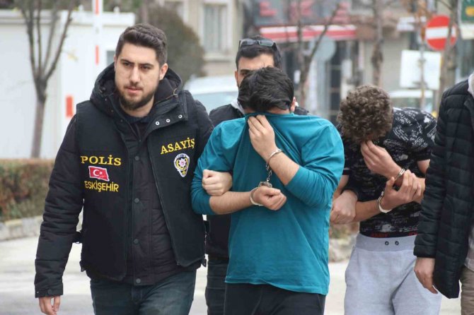 Ayşenur’un Katil Zanlısı “Silahı Elinden Almaya Çalışırken Tetiğe Dokunmuşum” Diyerek Savunma Yaptı
