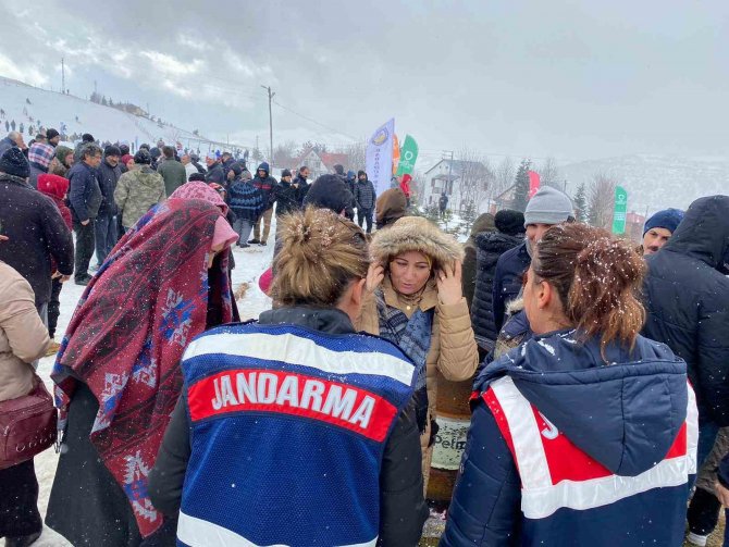 Festivalde “Kades Ve En İ̇yi Narkotik Polisi: Anne” Bilgilendirmesi