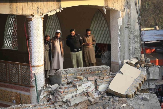 Pakistan’daki İntihar Saldırısında Bilanço Ağırlaşıyor: 32 Ölü, 150 Yaralı
