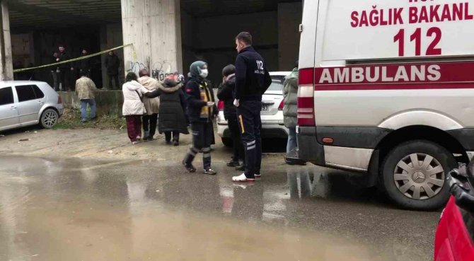 Sancaktepe’de 25 Yaşındaki Gencin Cesedi İnşaattaki Su Kuyusunda Bulundu