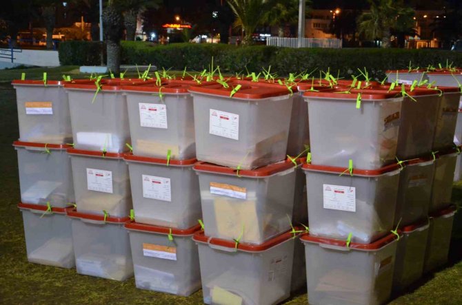 Tunus’ta Parlamento Seçimlerine Katılım Oranı Yine Düşük Oldu