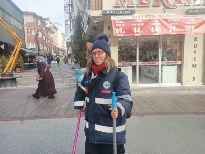 Temizlik İşçisinden Örnek Davranış