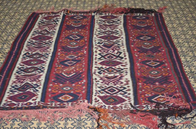 Keçi Ve Koyun Yününden Yapılmış Kilimlere Paha Biçilmiyor