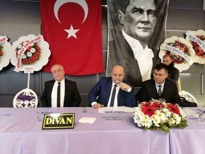 37 Yıllık Başkan Güvenoyu Aldı