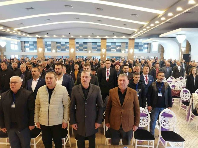 37 Yıllık Başkan Güvenoyu Aldı