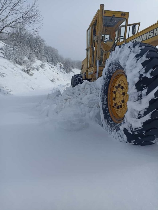 Tunceli’de Kapalı Köy Yollarının Büyük Bölümü Ulaşıma Açıldı
