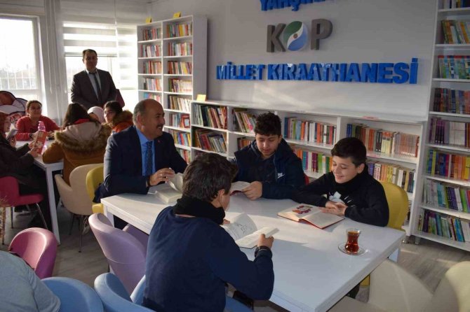 Yahşihan’da Vatandaşlara Okuma Kitabı Dağıtıldı