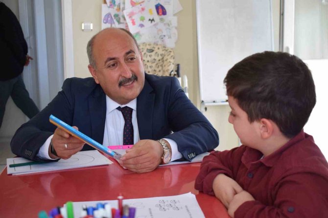Yahşihan’da Vatandaşlara Okuma Kitabı Dağıtıldı