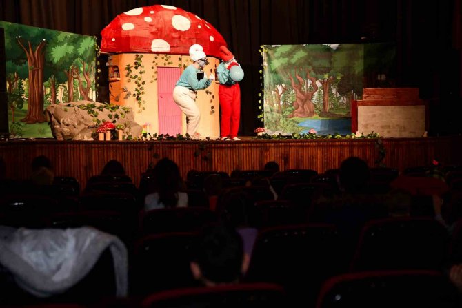 2 Bin 700 Çocuk Tatilin Tadını Tepebaşı’nda Çıkarttı