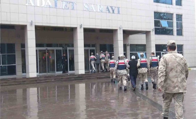 Olay Yerindeki Traktör Lastik İzinden Yola Çıkan Ekipler, 14 Yıl Sonra Cinayet Zanlılarını Yakaladı