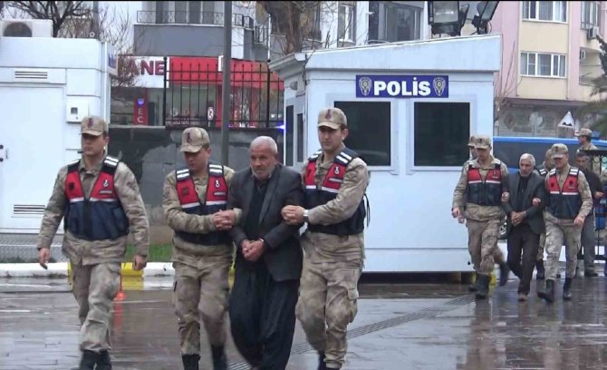 Olay Yerindeki Traktör Lastik İzinden Yola Çıkan Ekipler, 14 Yıl Sonra Cinayet Zanlılarını Yakaladı