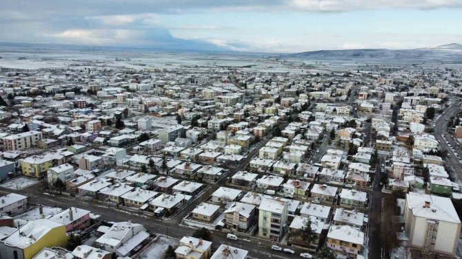 Kar Yağdığı Çatılardaki Birikintilerden Anlaşıldı