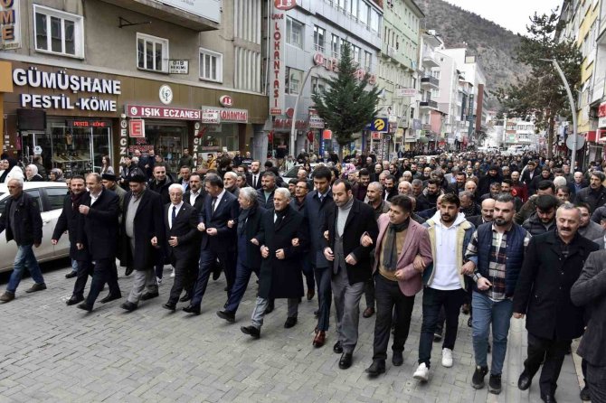 Ak Parti Gümüşhane İ̇l Başkanı Celalettin Köse Aday Adaylığı İçin İstifa Etti