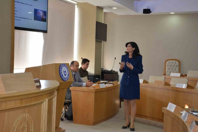 Adü’de ’Doçentlik Deneme Dersleri’ Devam Ediyor