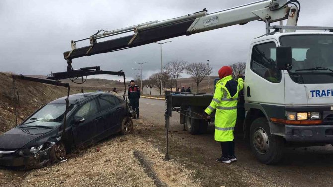 Batman’da Takla Atan Otomobilin Sürücüsü Yaralandı