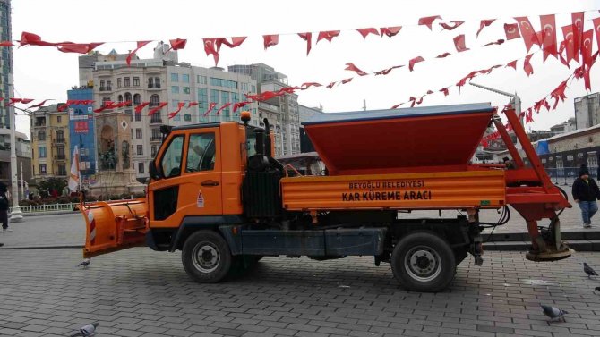 Beyoğlu Belediyesi’nden Kar Önlemi