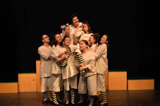 Bozüyük, Gençlik Tiyatrosu’nu Sevdi