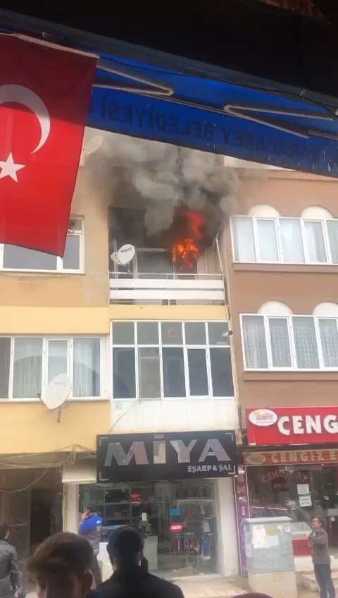 Bursa’da 2 Farklı Dairede Yangın Paniği