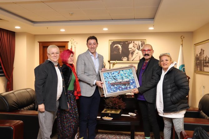 Cemil İ̇pekçi Yeni Koleksiyonunun Hazırlığını Bandırma’da Gerçekleştiriyor