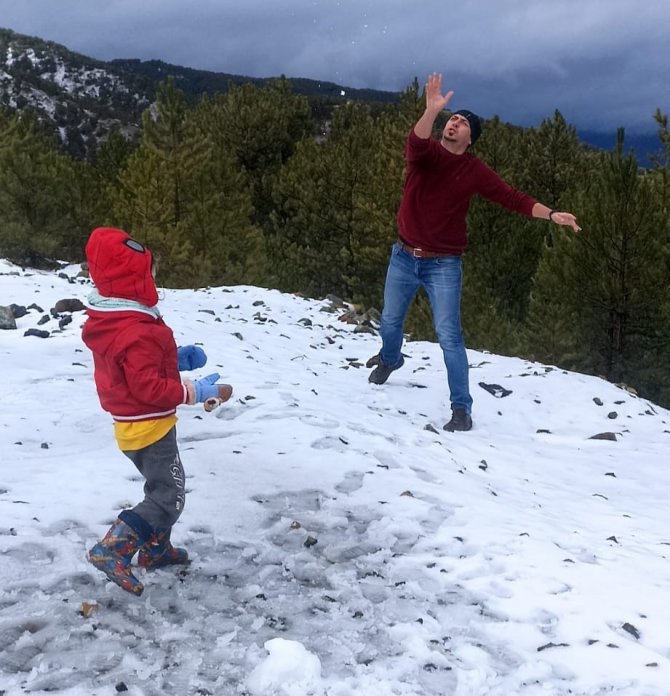 Karın Keyfi Tuzlabeli Geçidinde Yaşandı