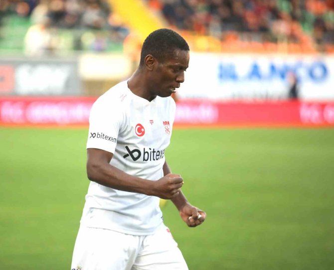 Max Gradel Gol Sayısını 8 Yaptı