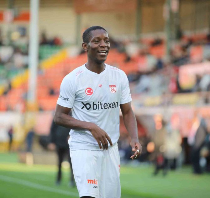 Max Gradel Gol Sayısını 8 Yaptı