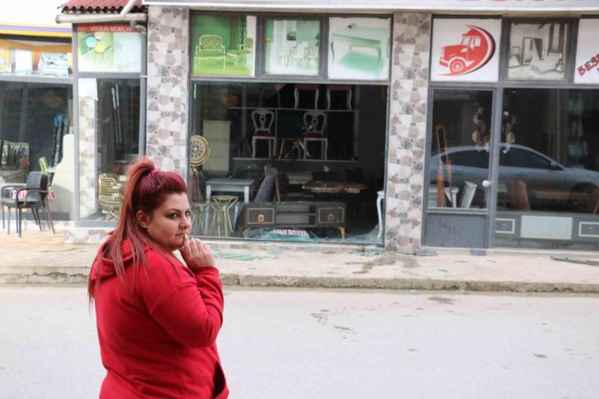 Edirne’de Kontrolden Çıkan Tofaş Şahin Mobilya Dükkanına Daldı