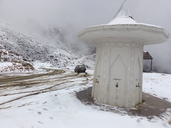Kış Yeni Geldi, Mersin’de Kar Yağışı