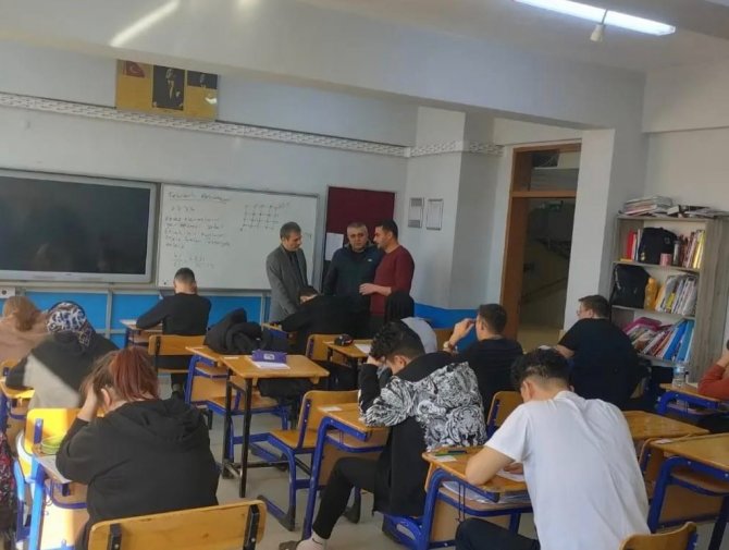 Gazi Emet Anadolu Lisesinde Üniversite Hazırlık Kampı