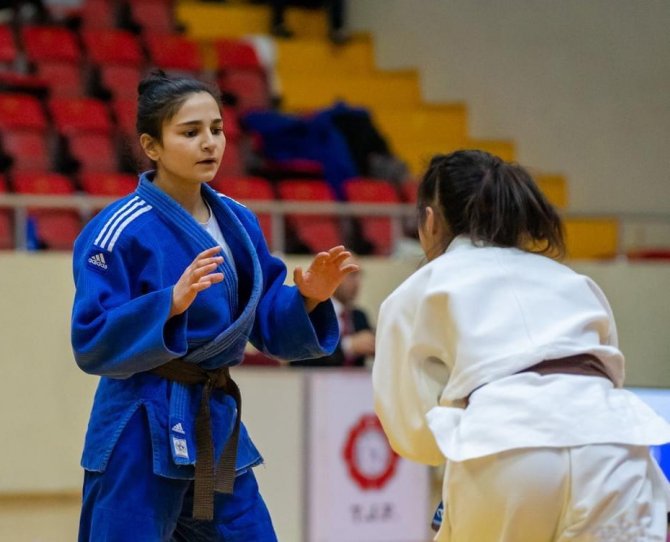 Gemlik Belediyespor İki Turnuvada Derece Yaptı