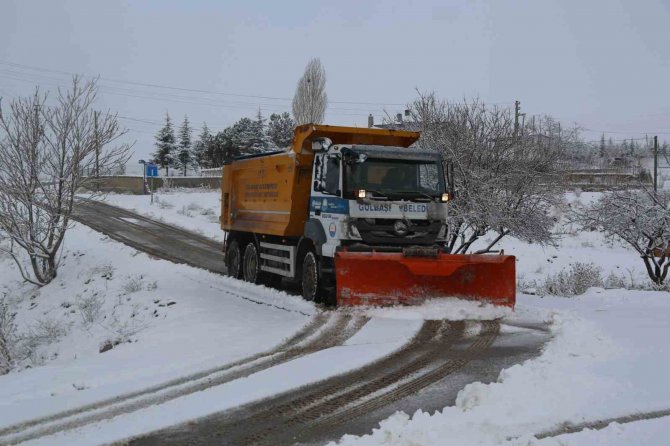 Gölbaşı Belediyesi Karla Mücadele Ekipleri Sahada