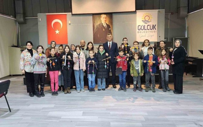Çocuklar Keçeden Duvar Süsleri Yaptı