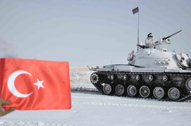 Kars’ta Tatbikatta Hedefler 12’den Vuruldu