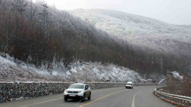Kırklareli’nin Yüksek Kesimlerinde Kar Etkisi Sürüyor