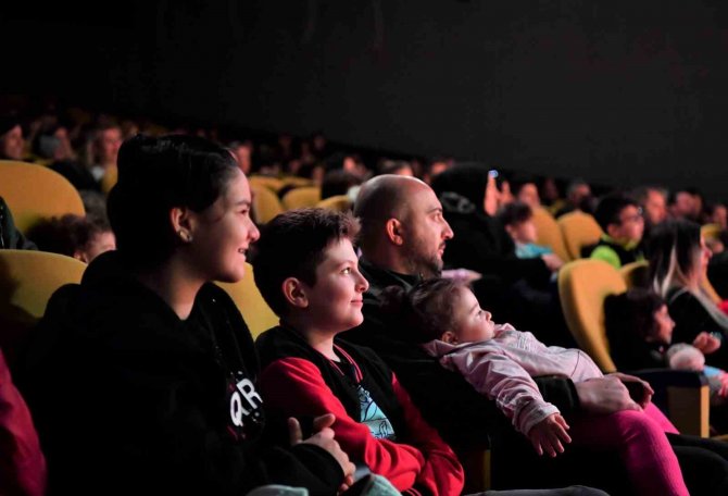 Konyaaltı’ndan Çocuklara Yarıyıl Hediyesi