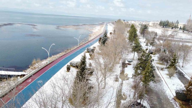 Kuraklık Tehlikesiyle Karşı Karşıya Olan Beyşehir Gölü’ne Kar Yağışı Umut Oldu