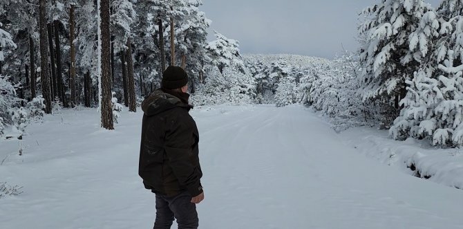 Kütahya’nın Bin 826 Rakımlı Türkmen Dağı Beyaz Gelinliğini Giydi